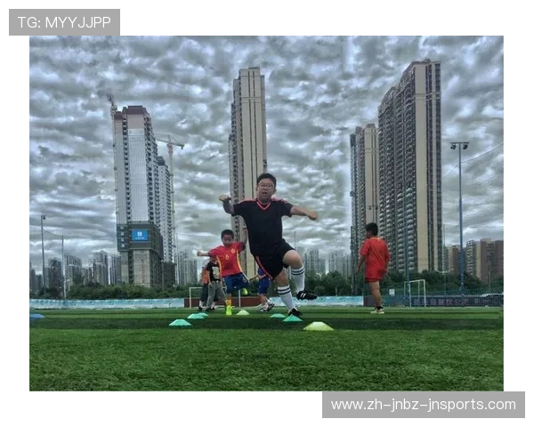 高强度训练下足球营养需求的全方位解析